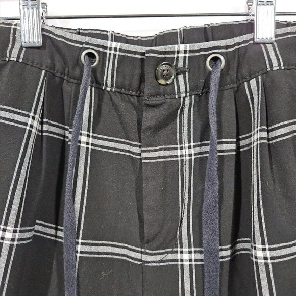 American Eagle Size 2 Black Plaid Super Hi-Rise Skinny Cropped Pants Drawstring - Picture 2 of 10